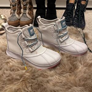 Sorel White and Blue Women's Boots